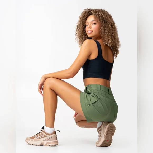 New with Tags Designed in Canada High-Rise Cargo Hiking Shorts by Alder Apparel - Picture 8 of 16